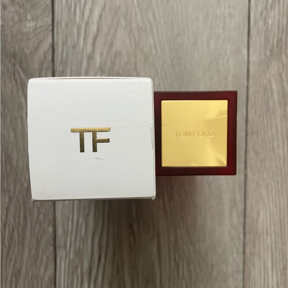 Tom ford JASMIN ROUGE EAU DE TOILETTE
VAPORISATEUR SPRAY 50 ml - Picture 4 of 5